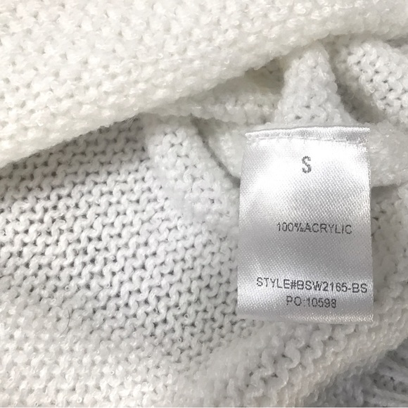 Baevely Women’s Ivory PomPom Sweater - Picture 5 of 5